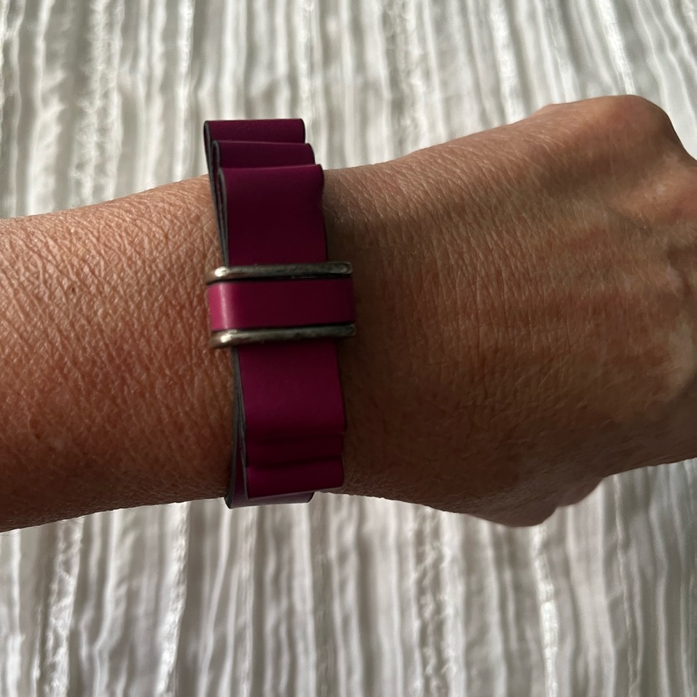 Stylish Pink Bow Bracelet